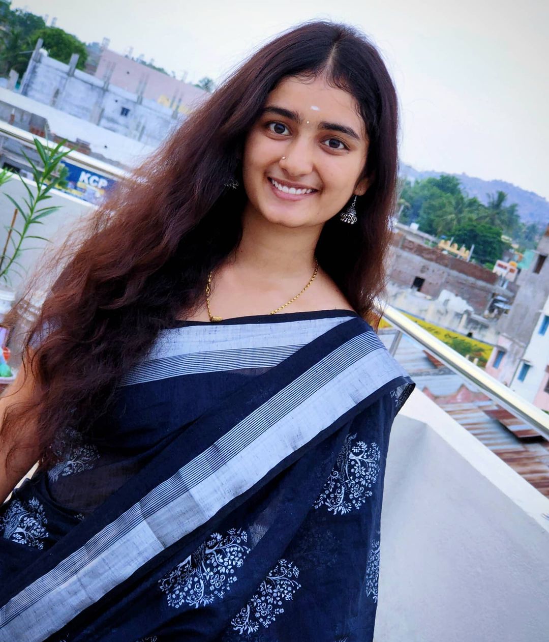 ER Yamini wiki, bio, age, phone number, conract number