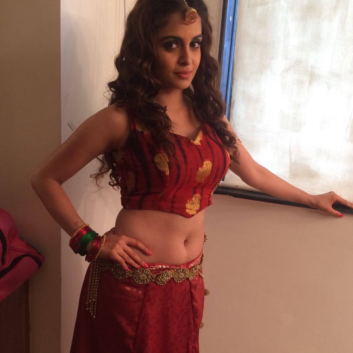 Sheena shahabadi hot navel