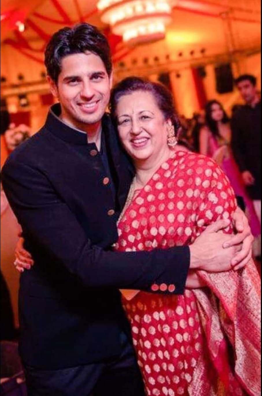 Rimma Malhotra (Siddharth Malhotra's Mother) Age, Wiki, Family, Photos,  Biography & More