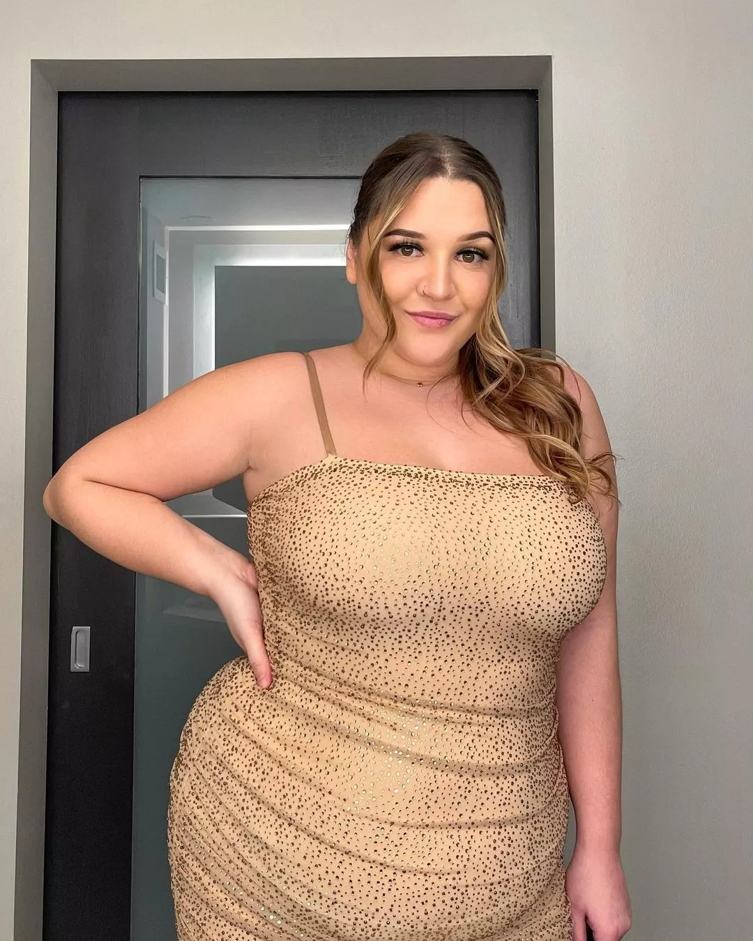 mariah muah chubby and busty