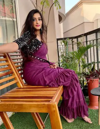 gouri vineeth saree, hot photos, husband, marriage, boyfriend, affairs, gossips
