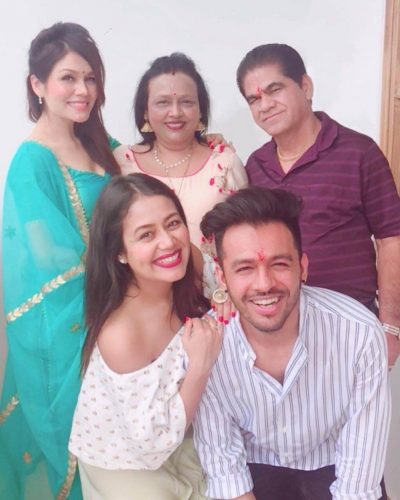 niti kakkar family, caste, neha kakkar mother, sonu kakkar mother, tony kakkar mother bio, wiki,