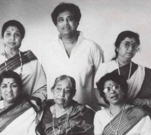Shevanti mangeshkar with famly shevanti mangeshkar marriage, seond marriage, latha mangeshkar mother, asha bosle mother