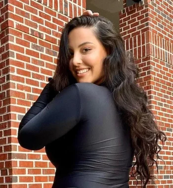 Сinthya Larose model Сinthya Larose hot back pose